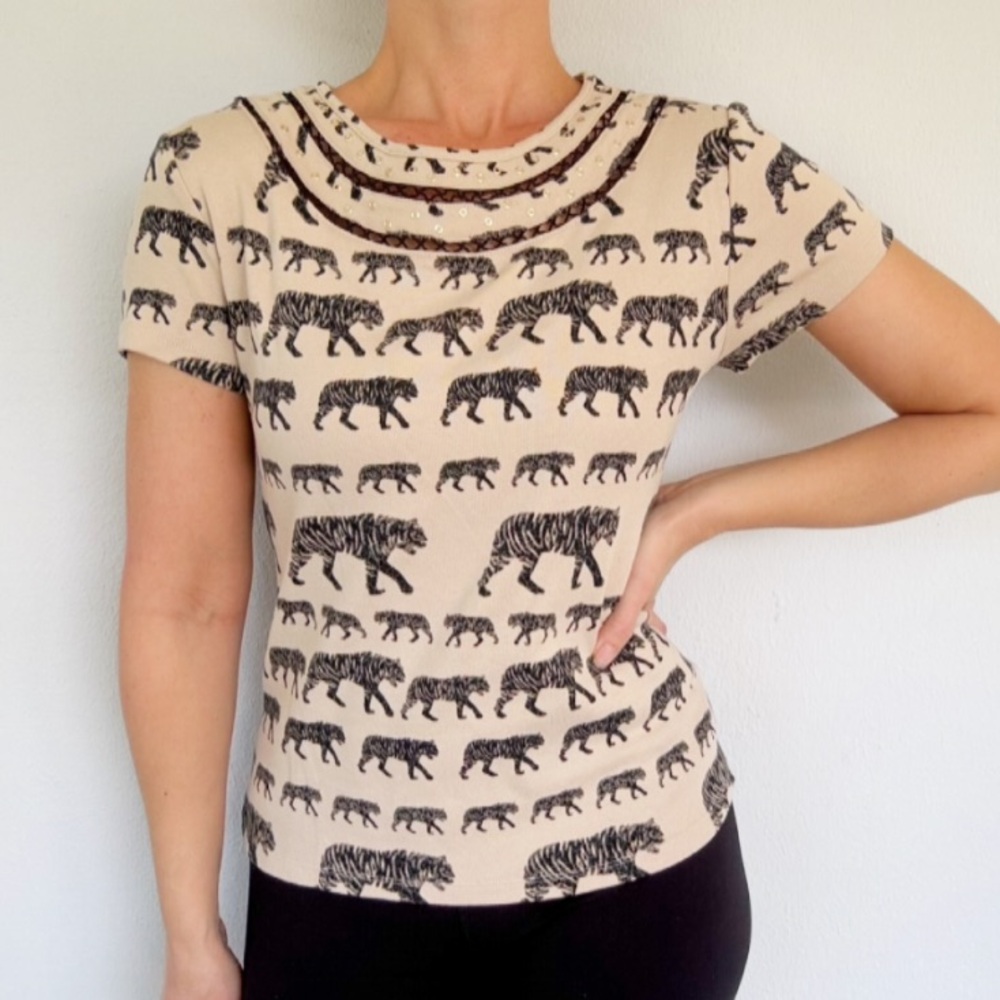 Rafaella black and tan big cat tiger print gold grommet neckline tee size MP